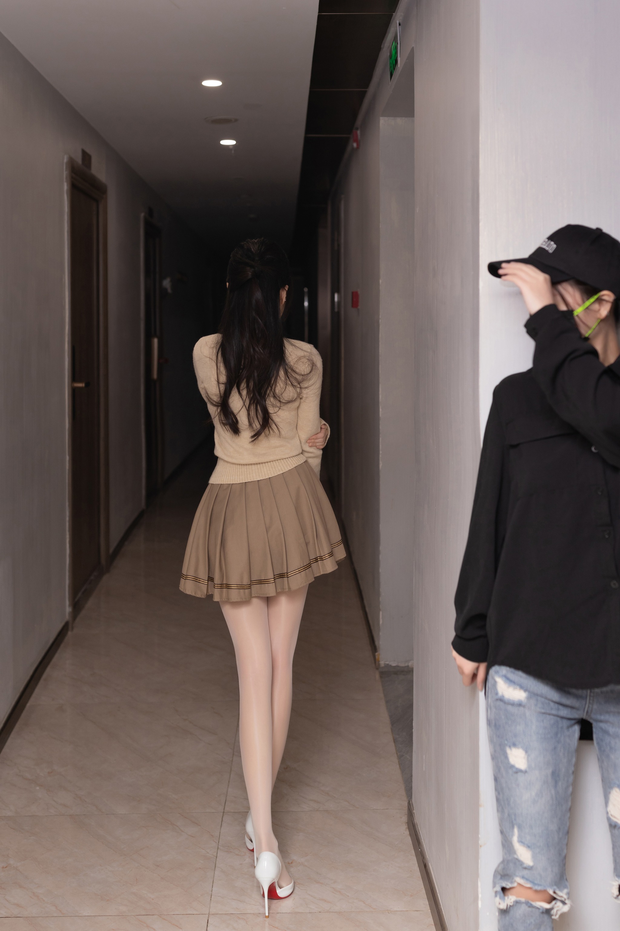 图片[1]-鱼子酱Fish – NO.213 （私拍）《跟踪狂》[120P]-XikXak